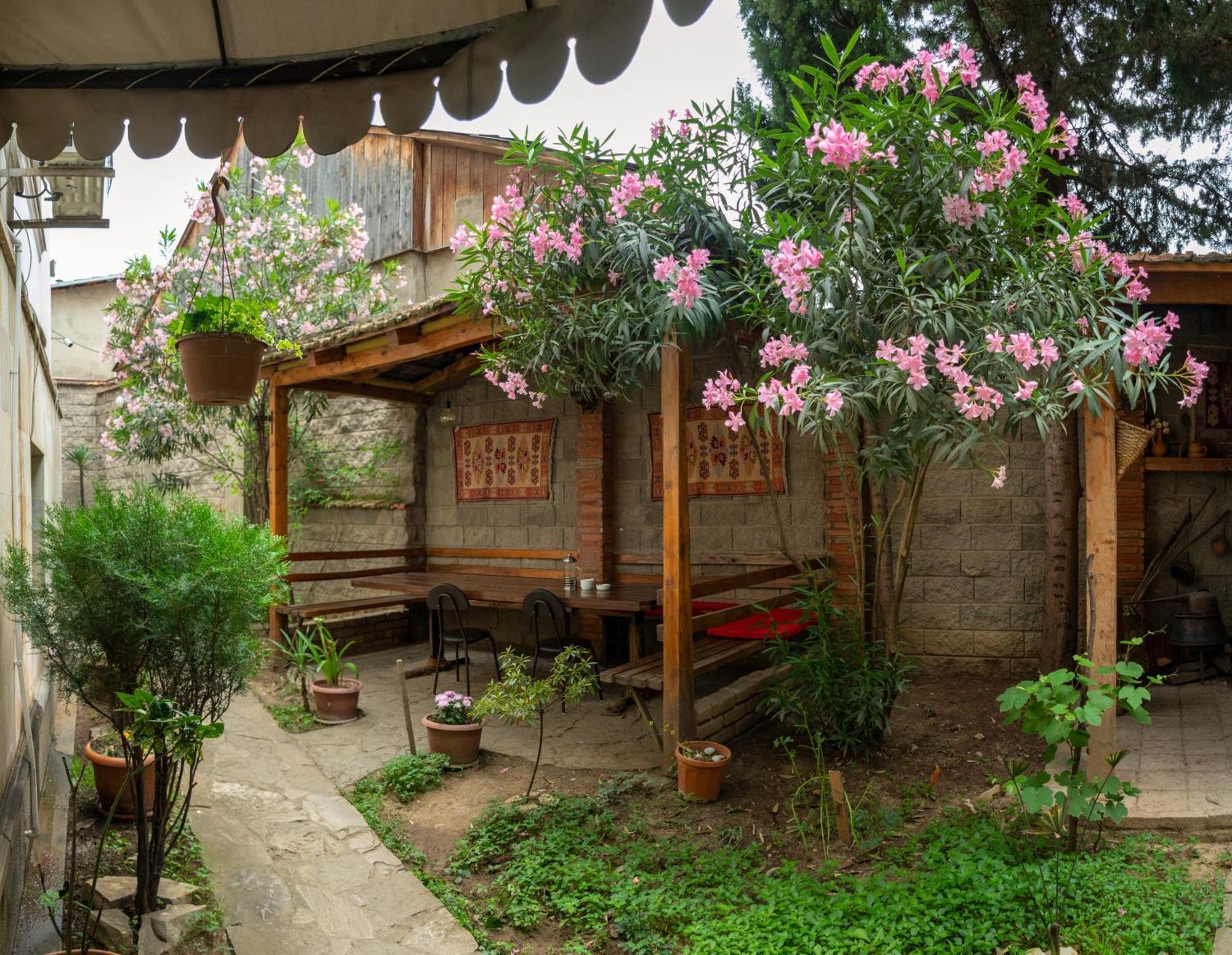 Valeria Hotel Tbilisi ภายนอก รูปภาพ